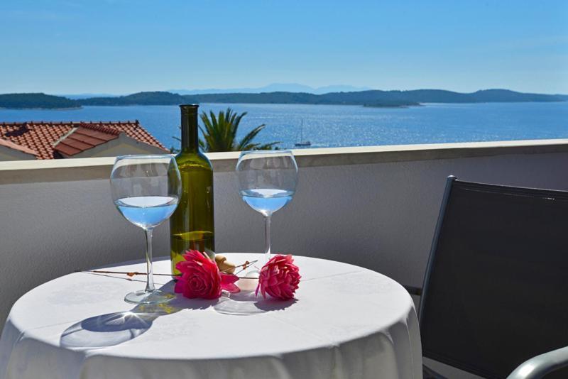 Sunset Apartments Đảo Hvar Ngoại thất bức ảnh